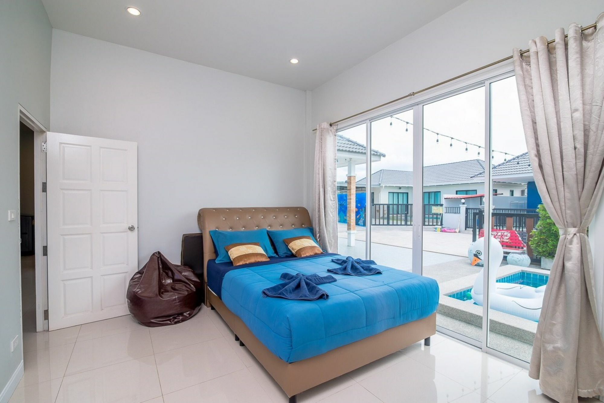 Baan Happiness Villa *